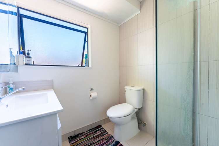 2/15A View Road Glenfield_9