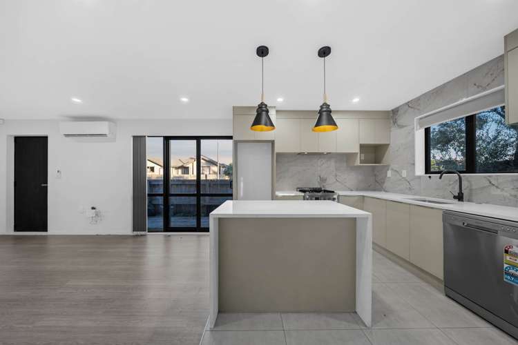 7C Tairere Crescent, Rosehill_5