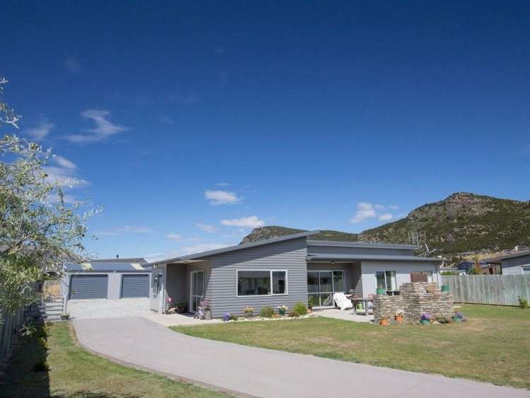 69 Dale Street Albert Town_14