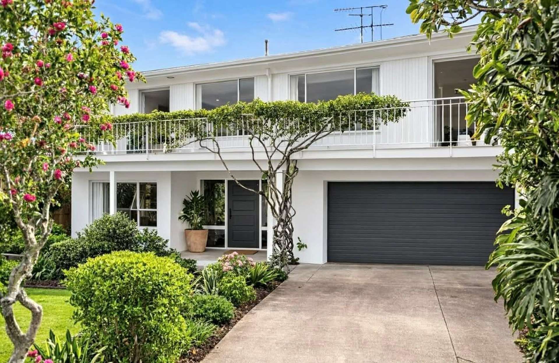 1068 Whangaparaoa Road Matakatia_0