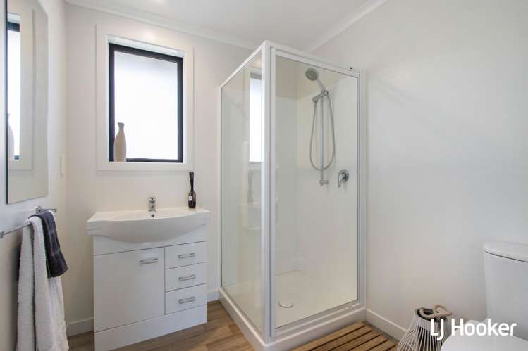 26 Reel Road Athenree_16