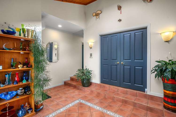 13 Edward Payton Grove Pukehangi_8