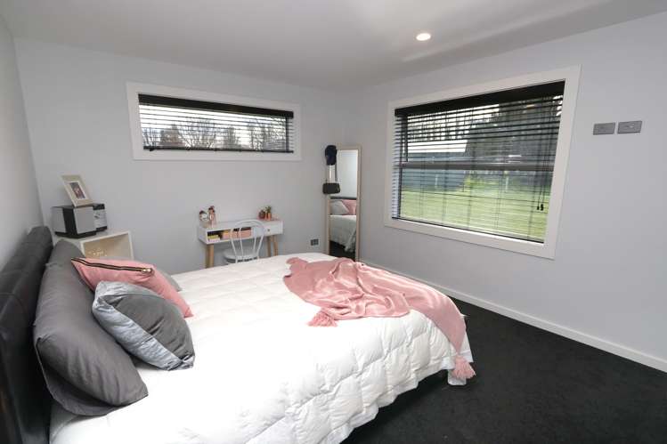 149 Smithfield Road Elgin_17