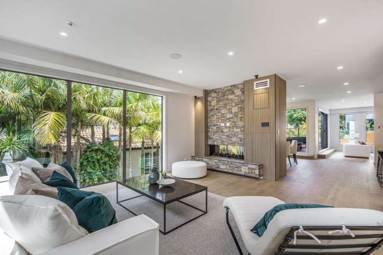17B Warrington Road_5