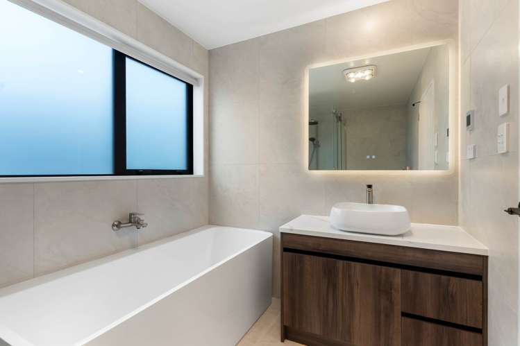 52 Malahide Drive Flat Bush_19