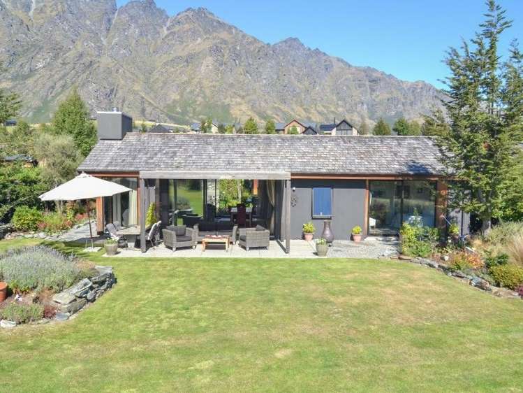 7 Reading Court Jacks Point_0