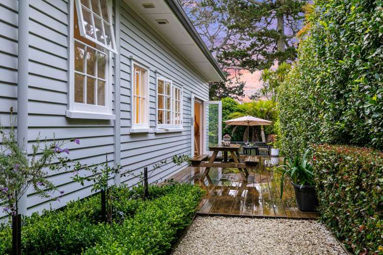 33 Outlook Road Greenhithe_19