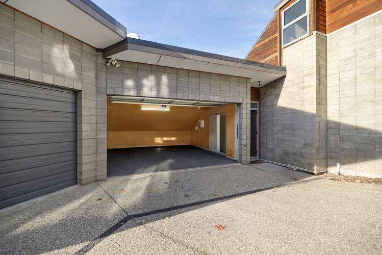 2/11 Gum Lane Queenstown_14