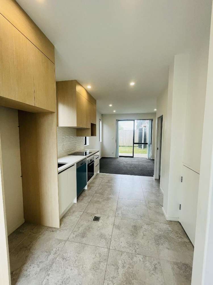 5/1 Sylvan Crescent Te Atatu South_2