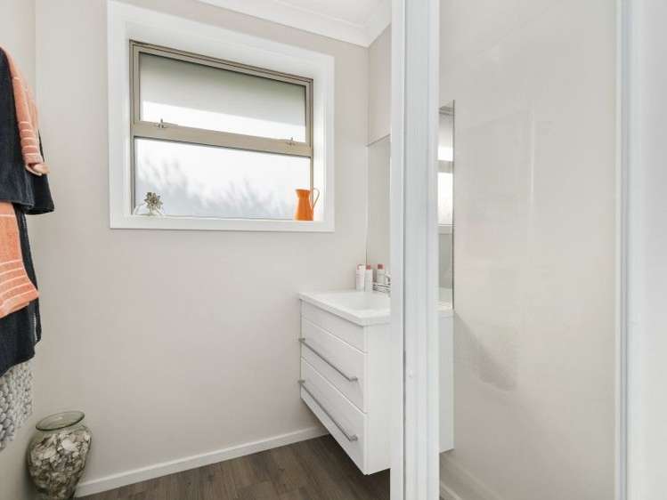 35 Denise Crescent Hornby_10