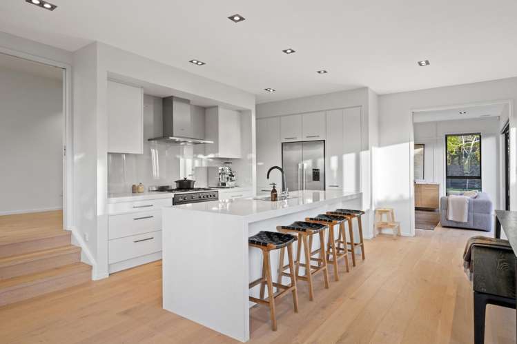 5 Ridge View Crescent Pukekohe_12