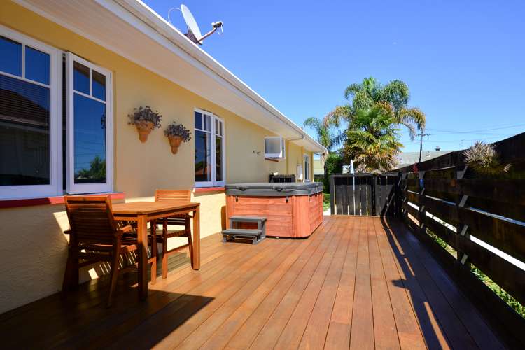 2 Saint Olpherts Avenue Hamilton East_21
