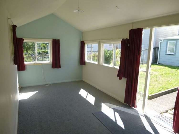 16 Picton Avenue Newtown_11