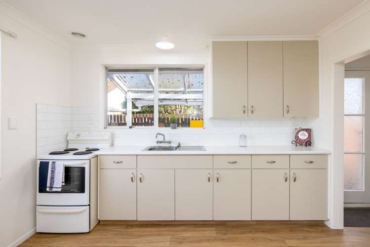 1/11 Farnborough Street Aranui_5