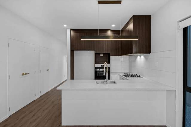 Freehold Gem - A Must See!