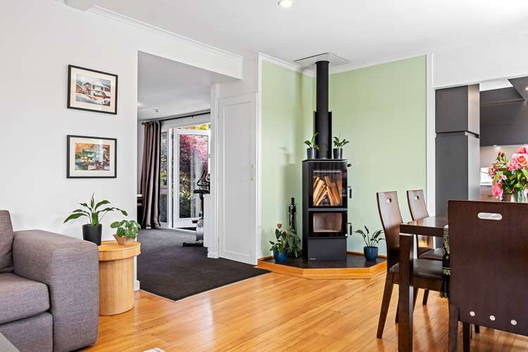 6 Nyoli Street Northcote_13