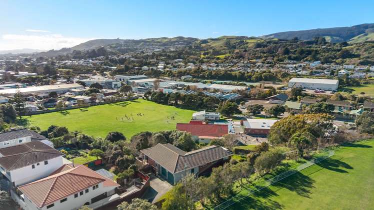 2 McKeefry Grove Tawa_11