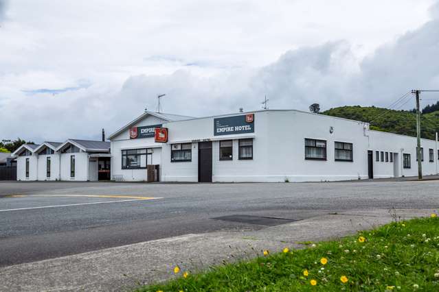 Empire Hotel, 37 Johnston St Featherston_2