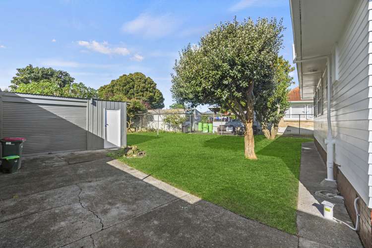 47 Clayton Avenue Otara_17