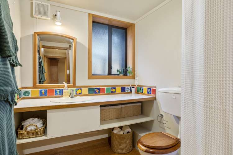 2/77 Aramoana Avenue Devonport_13