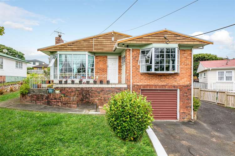8 Christina Avenue Te Atatu South_0