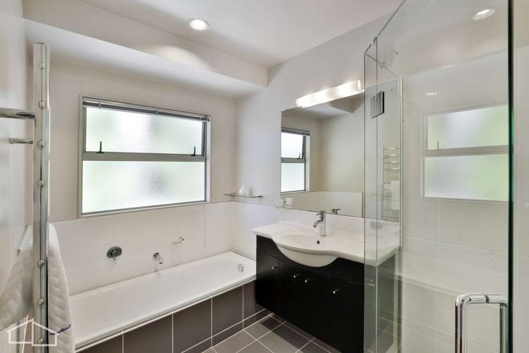 57 Staincross Street Green Bay_29