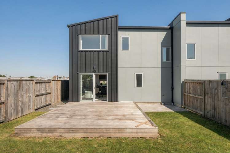 9 Selkirk Lane Hamilton Lake_17