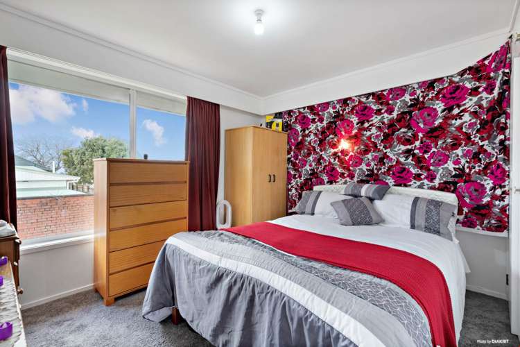 76 Lake Road Narrow Neck_4