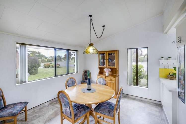 2/30 Ngarimu Crescent Taradale_4