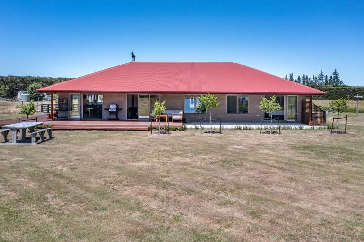 2840 South Eyre Road West Eyreton_16