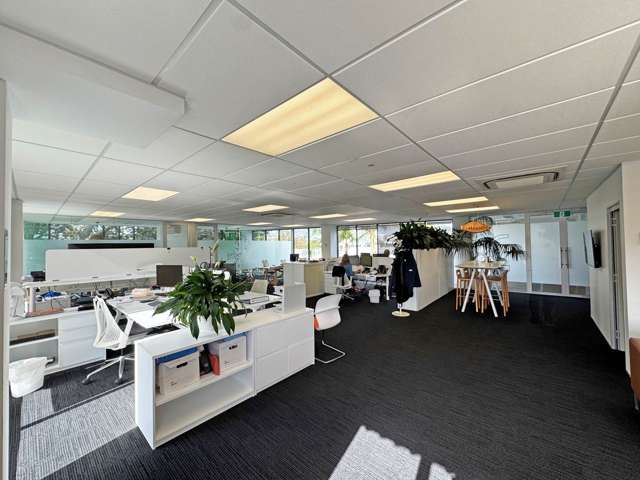 Level 2/132 Hurstmere Road Takapuna_1