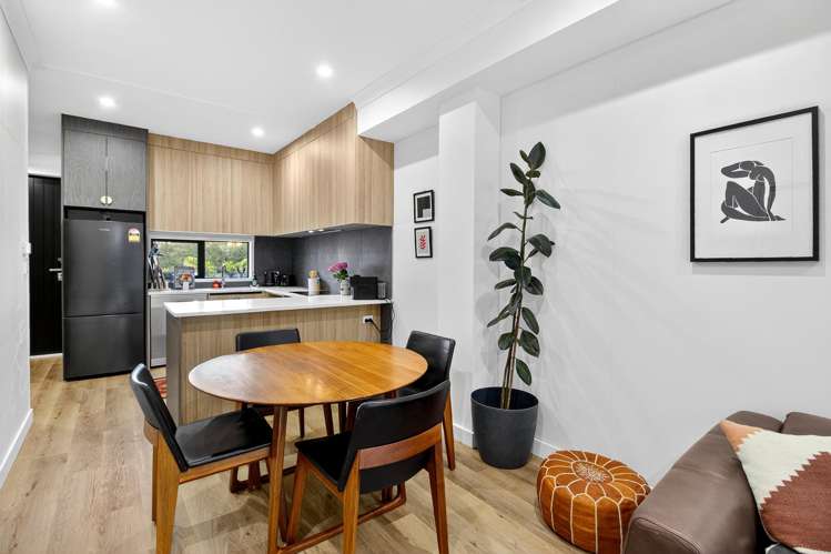 13 Parkwood Avenue Westgate_10