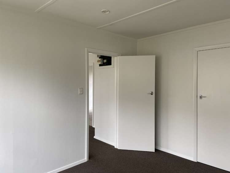 2/555 Fergusson Drive 11322_6