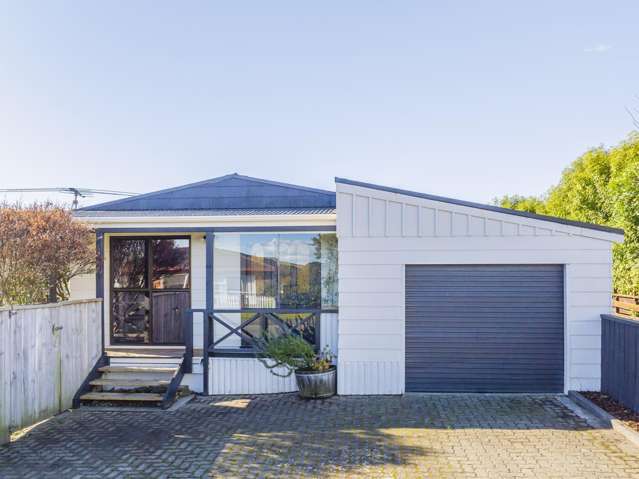 Comfort, Private & Secure in the heart of Waikanae
