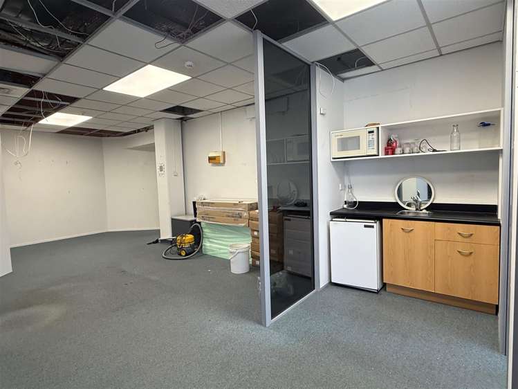 Suite 1. Level 3, 29 Waterloo Road Lower Hutt_6