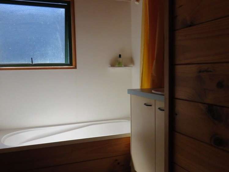 121 Bambury Place Onemana_12