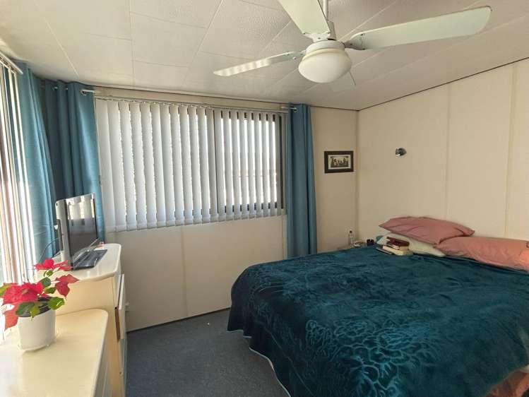 2/141 Carnoustie Drive Wattle Downs_11