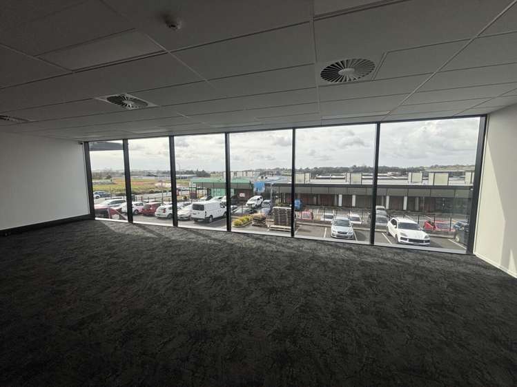 2/5 Northside Drive Westgate_11