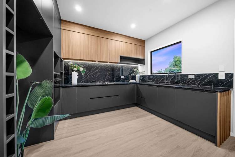 17 Quibray Place Botany Downs_28