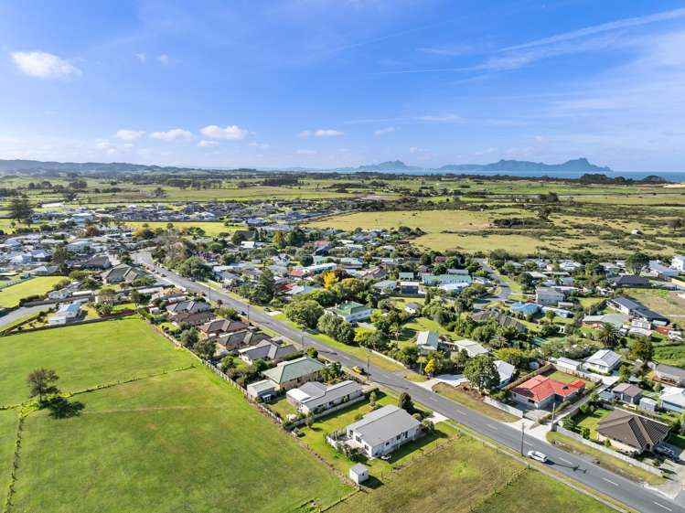 19 South Road Waipu_37