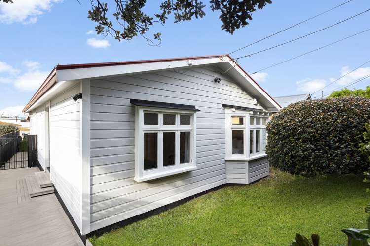 3 Endeavour Street Lyall Bay_8