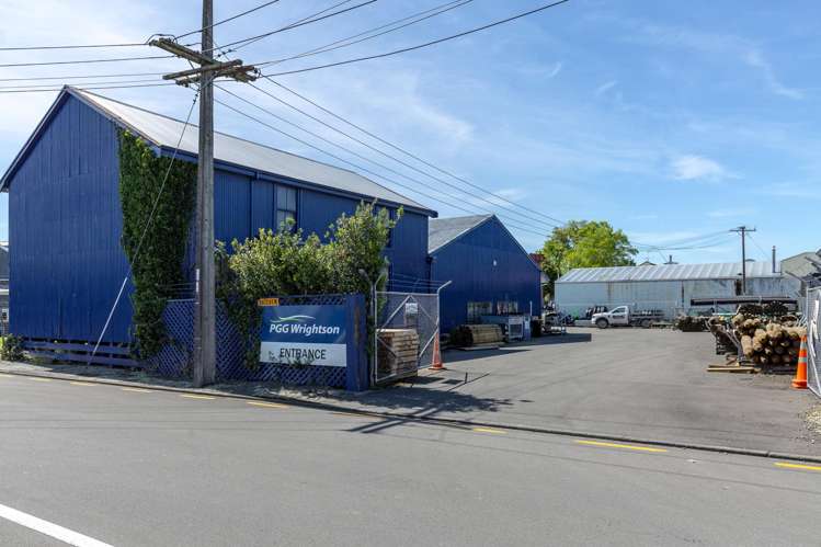 66-80 High Street North Carterton_32