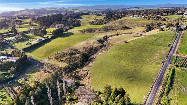110 Ross Road and 20 Laurel Drive Whakamarama_1