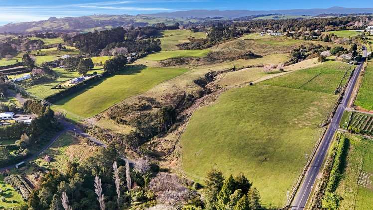 110 Ross Road and 20 Laurel Drive Whakamarama_1