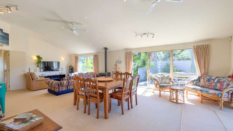 19 Crown Reef Pauanui_7