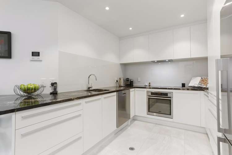 3E/175 Hurstmere Road Takapuna_6