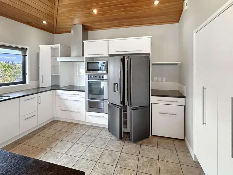 22 Wainui Road 11335_5