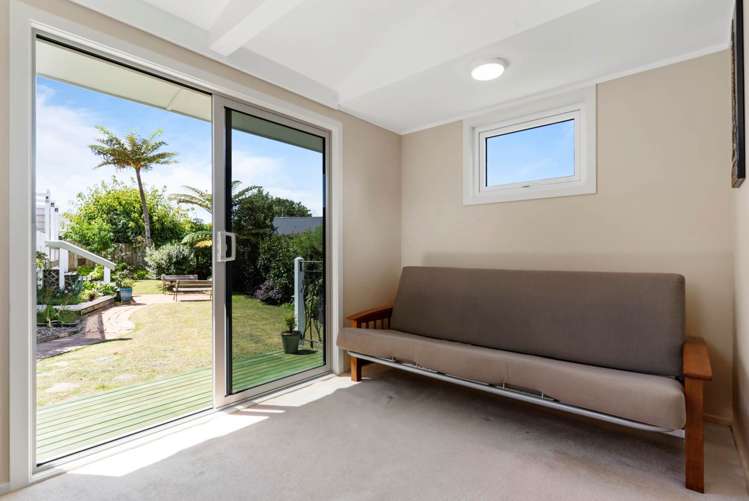 8 Bradbury Road Botany Downs_7