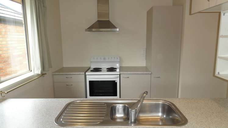 2/1 Blairdon Place Bishopdale_5