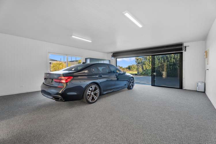 215 J Renall Road Pollok_36